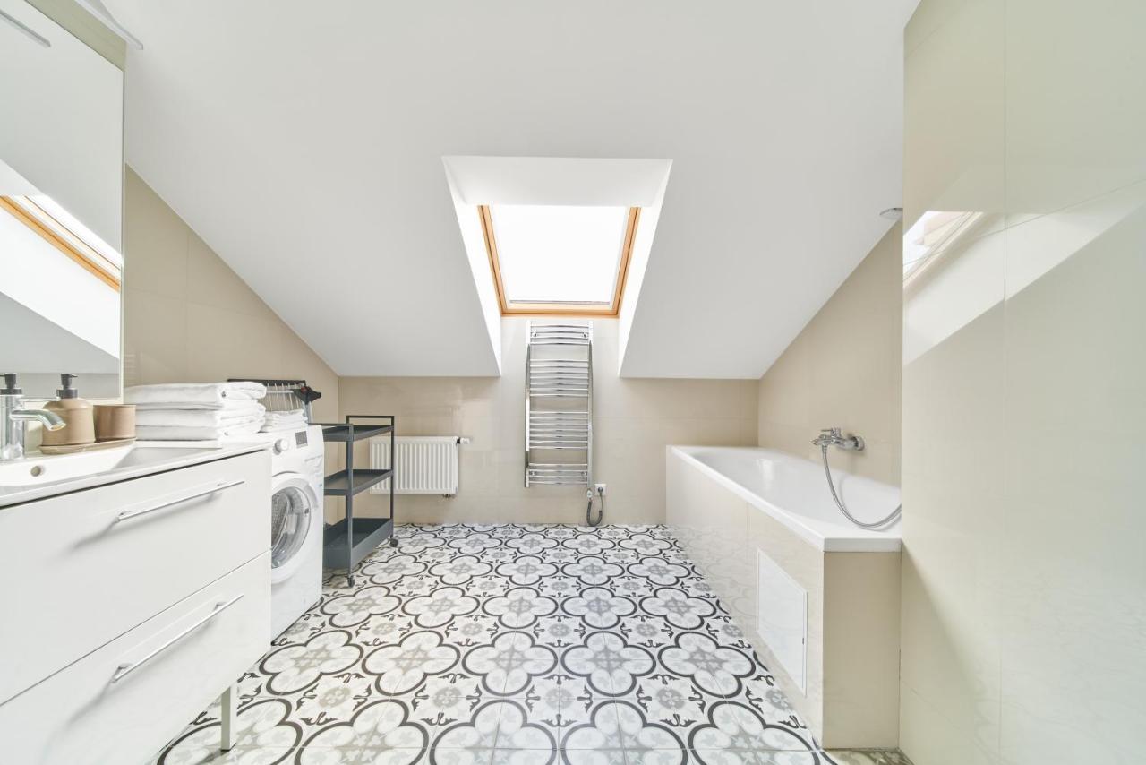 Modern Two-Bedroom Apartment, Vilnius City Centre Kültér fotó